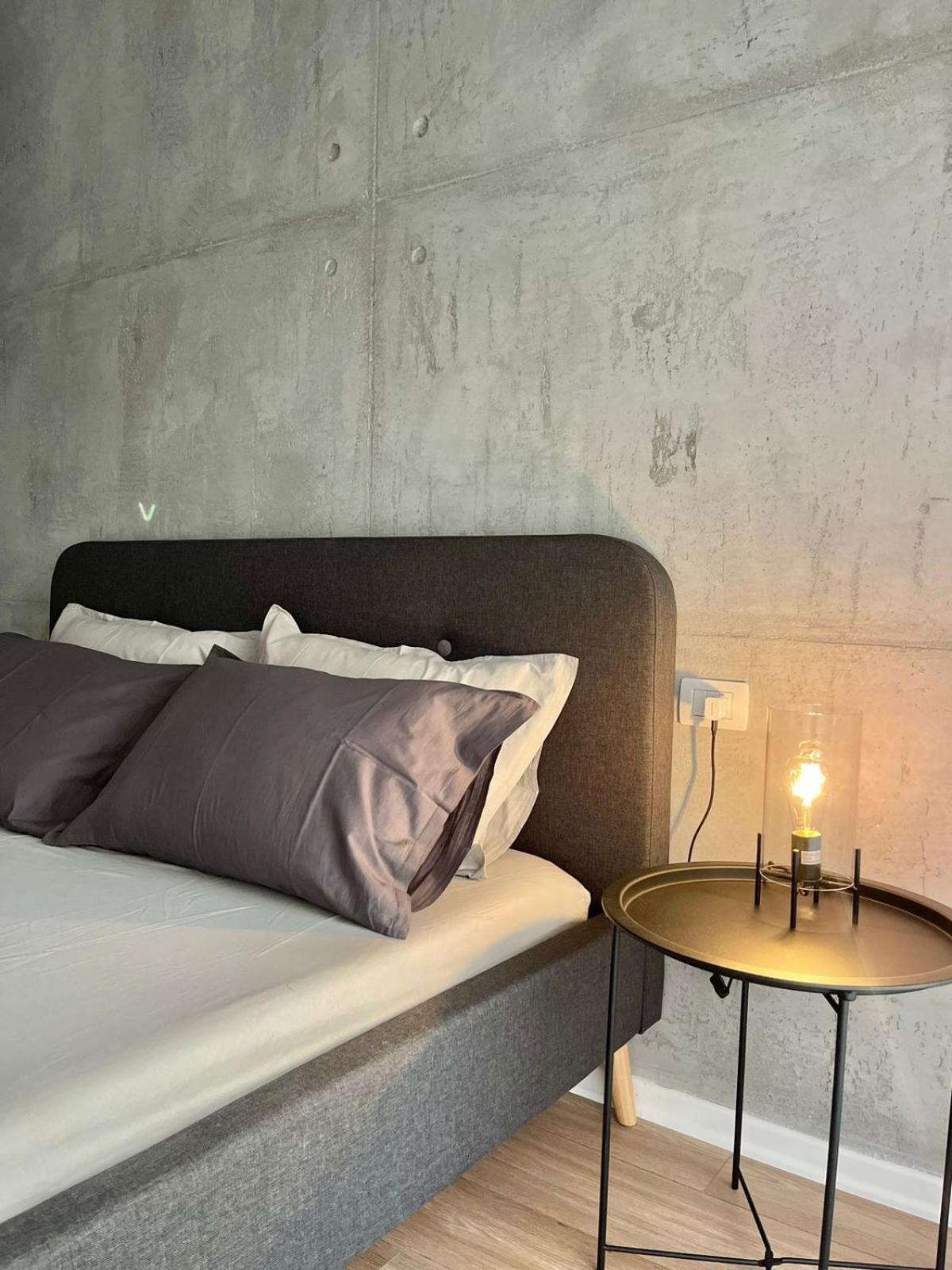 Apartment Capital *